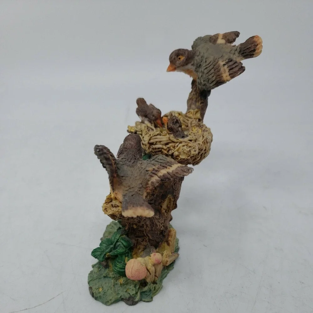 Virginia's Warbler Bird Figurine With‎ Babies In Nest On Branch China SKU#576595